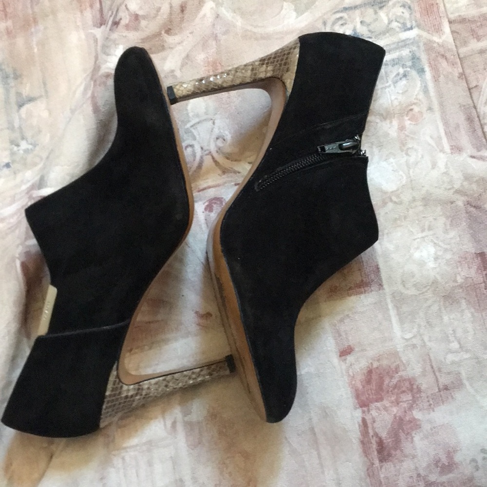 Coach Seneca Black Suede 3.5” Heels Booties Size 8 - Picture 3 of 8